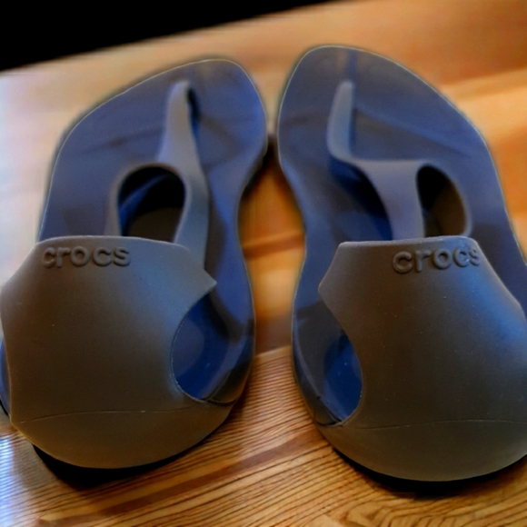 **SOLD** Crocs UK size 7 flipflops sandals dark grey (marked US SIZE 9) RRP 36 - Picture 7 of 11